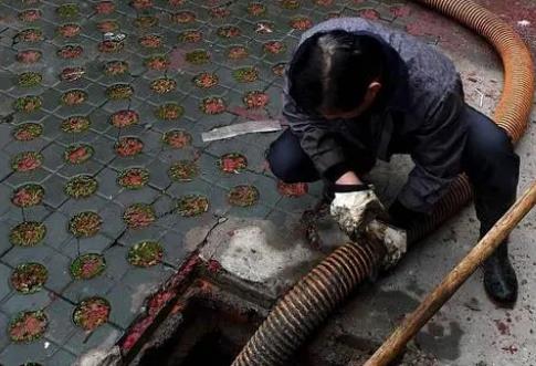 满城高压清洗管道公司分享下为什么要高压清洗板换